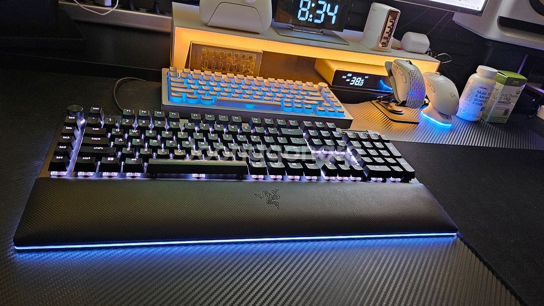 레이저 블랙위도우v4 PRO--1