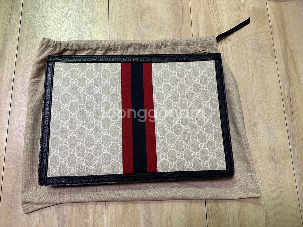 구찌백 남성 클러치백 미사용 새상품 급처--1