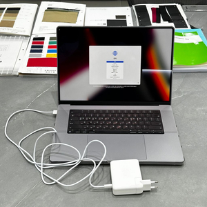 MacBook Pro 16 (2021) (4TB)