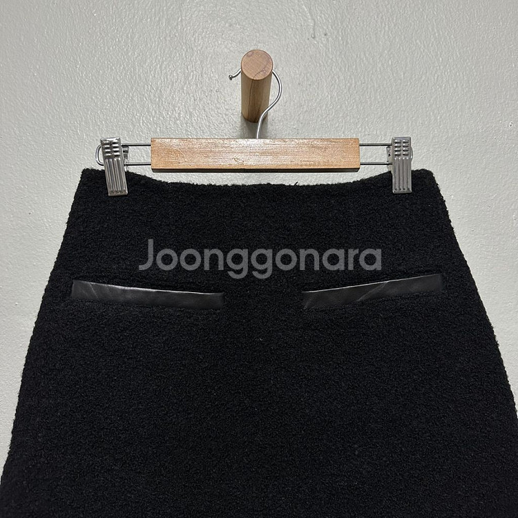 띠어리 부클레울 쉽스킨 디테일 스커트--1