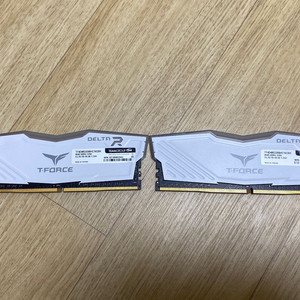 TFORCE 16GB DDR4 3200 ARGB램