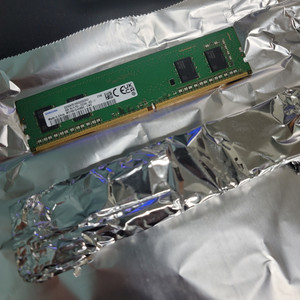 메모리 삼성전자 DDR4-3200 (8GB) 2개