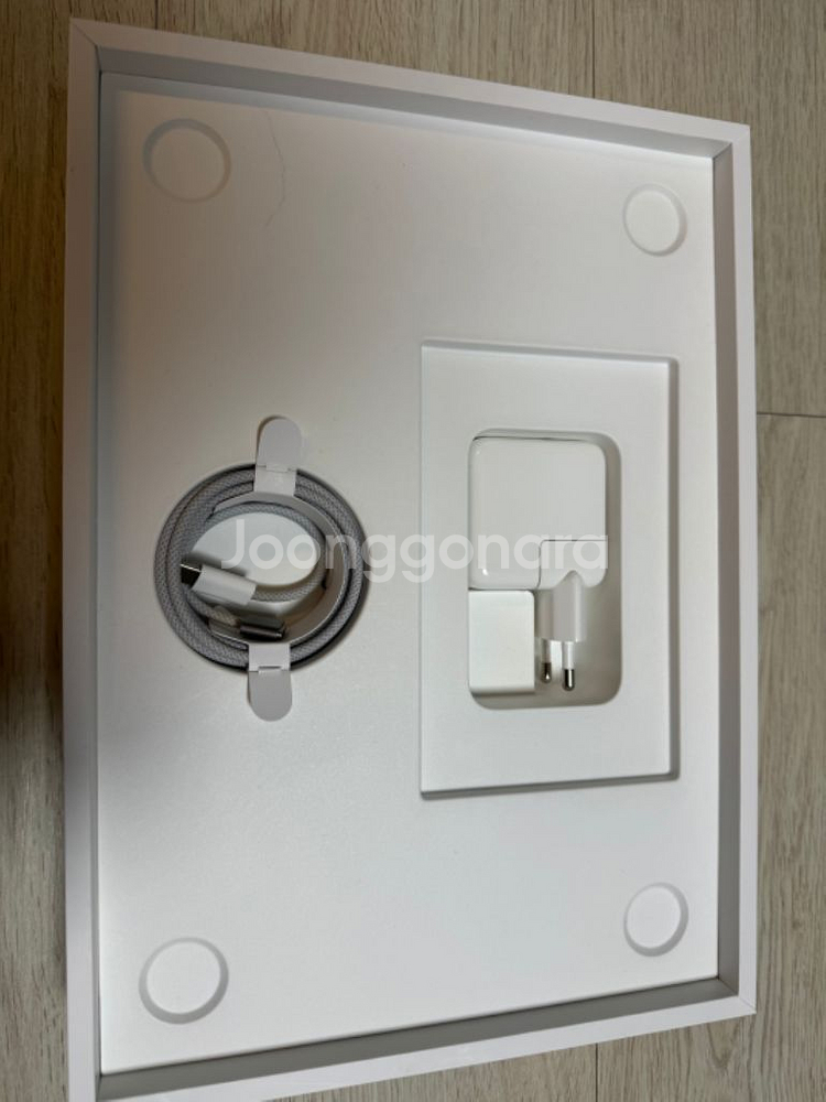 맥북에어 M2 13.6인치 256GB 8G S급 풀박--8