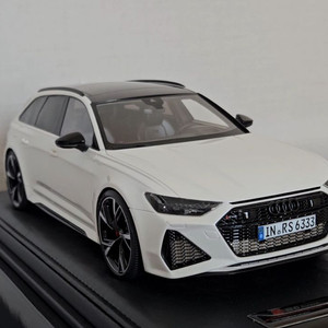 1:18 모터헬릭스 아우디 rs6