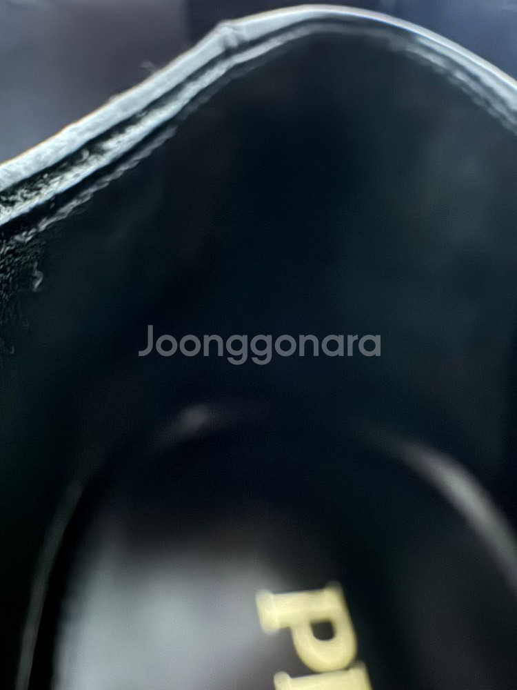 프라다 에어클리퍼 사이즈7--7