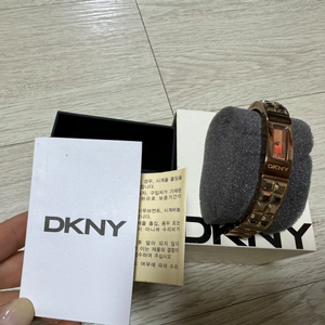 DKNY 시계 팔찌시계