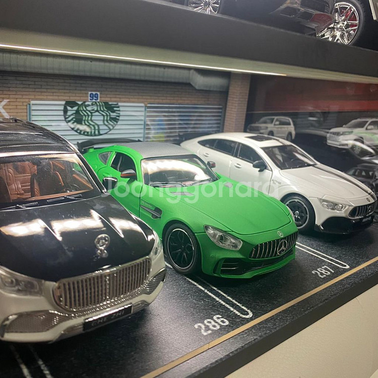 새-모형차 미니카1:24 ,아크릴+고급원목주차장6자리--1