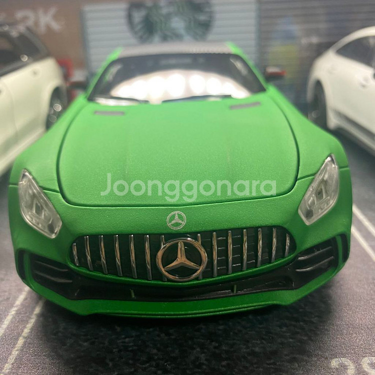 새-모형차 미니카1:24 ,아크릴+고급원목주차장6자리--7