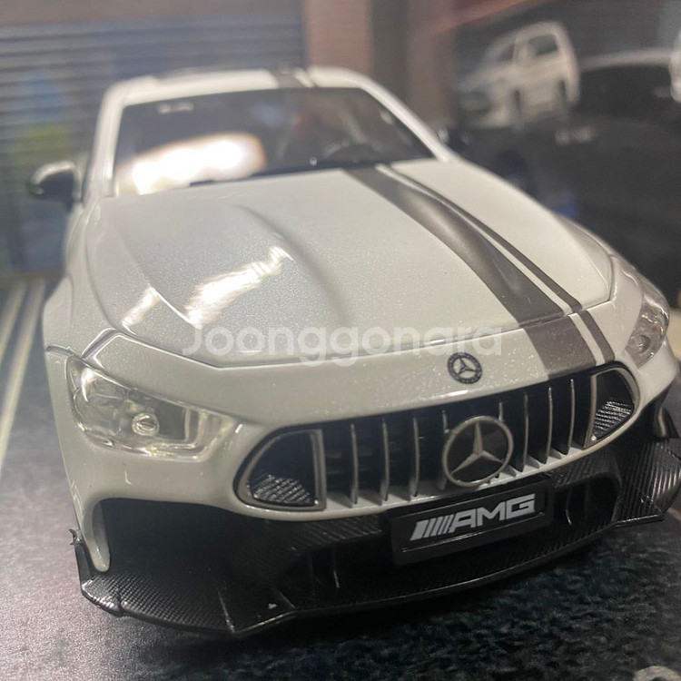 새-모형차 미니카1:24 ,아크릴+고급원목주차장6자리--6