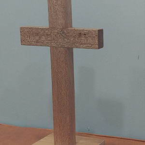 재사용목재로 새롭게 제작된 의미있는 십자가