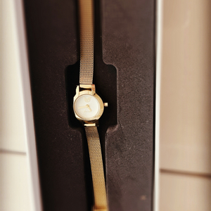 티르리르 골드메탈 심플데일리 시계