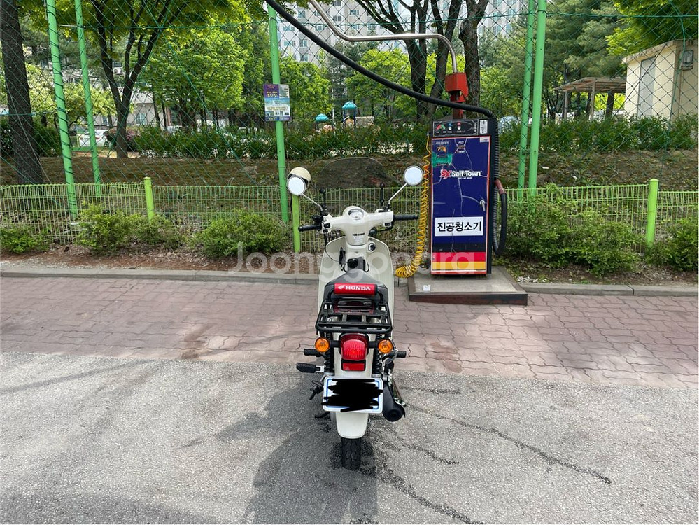 슈퍼커브 21년식 2,1xx km 팝니당--2