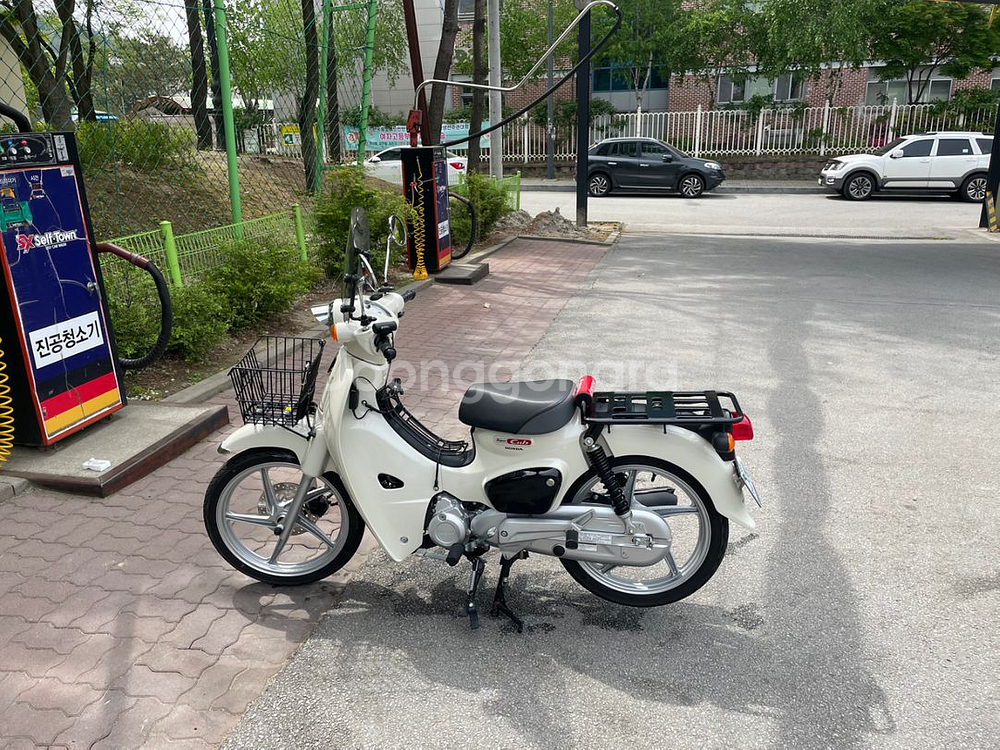 슈퍼커브 21년식 2,1xx km 팝니당--3