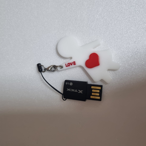 LG XTICK USB (4GB)