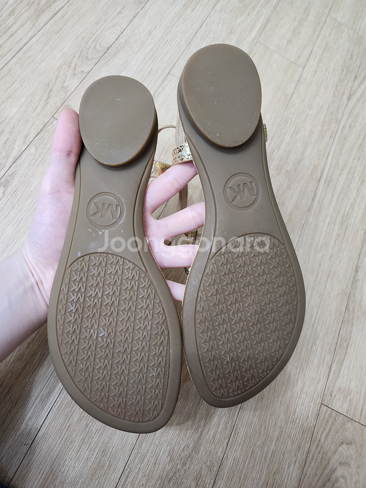 (새상품) 마이클코어스 여성샌들 사이즈230~235--1