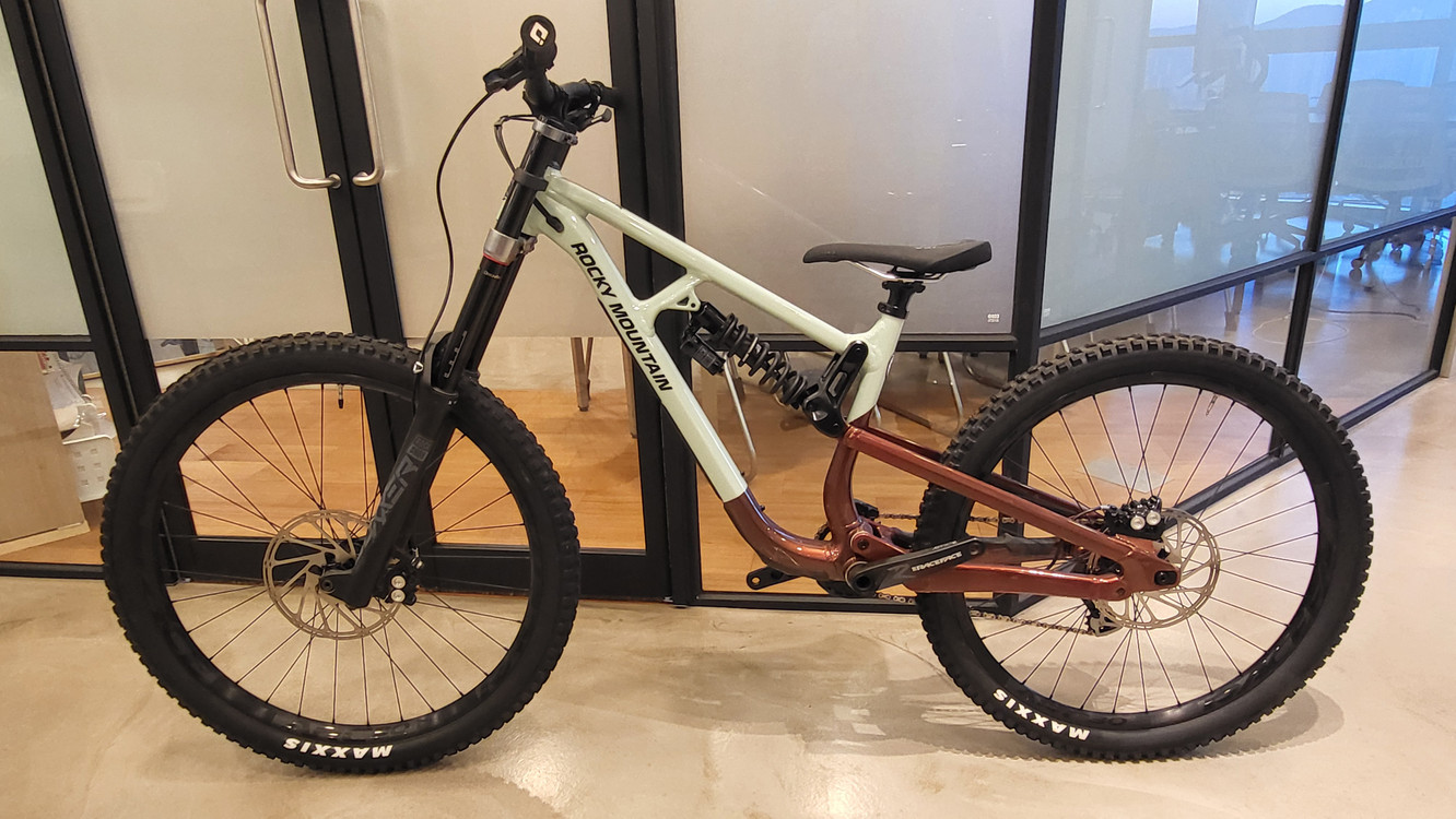 록키마운틴 다운힐 자전거--1