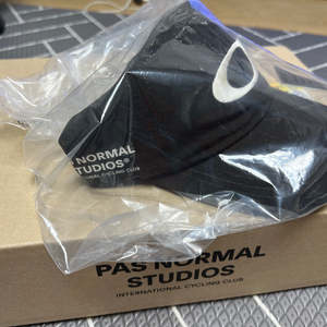 파스노말스튜디오 x 오클리 한정판 모자 택달린 새상품