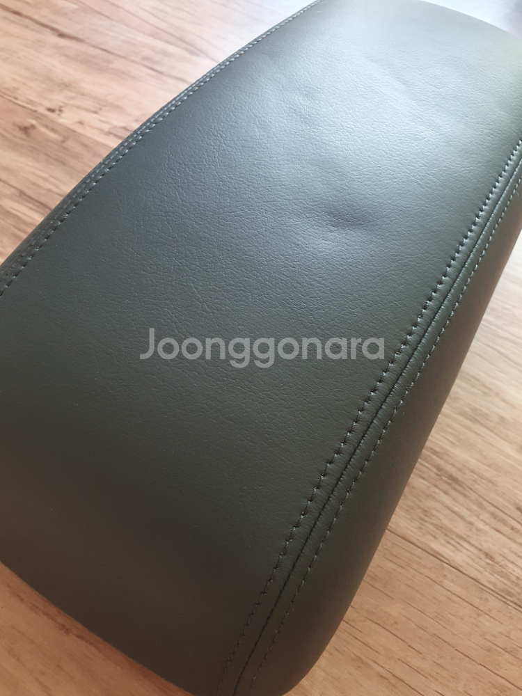 sm520콘솔팔걸이 판매합니다.새제품--2