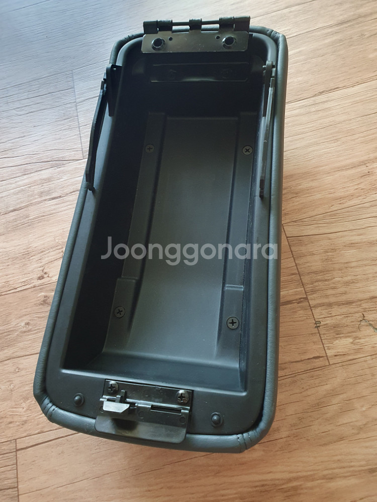 sm520콘솔팔걸이 판매합니다.새제품--3