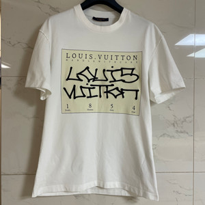 루이비통 시그니처 프린트 반팔 티셔츠