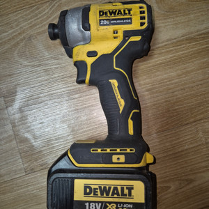 디월트 충전임팩 드라이버 DCF809 배터리포함