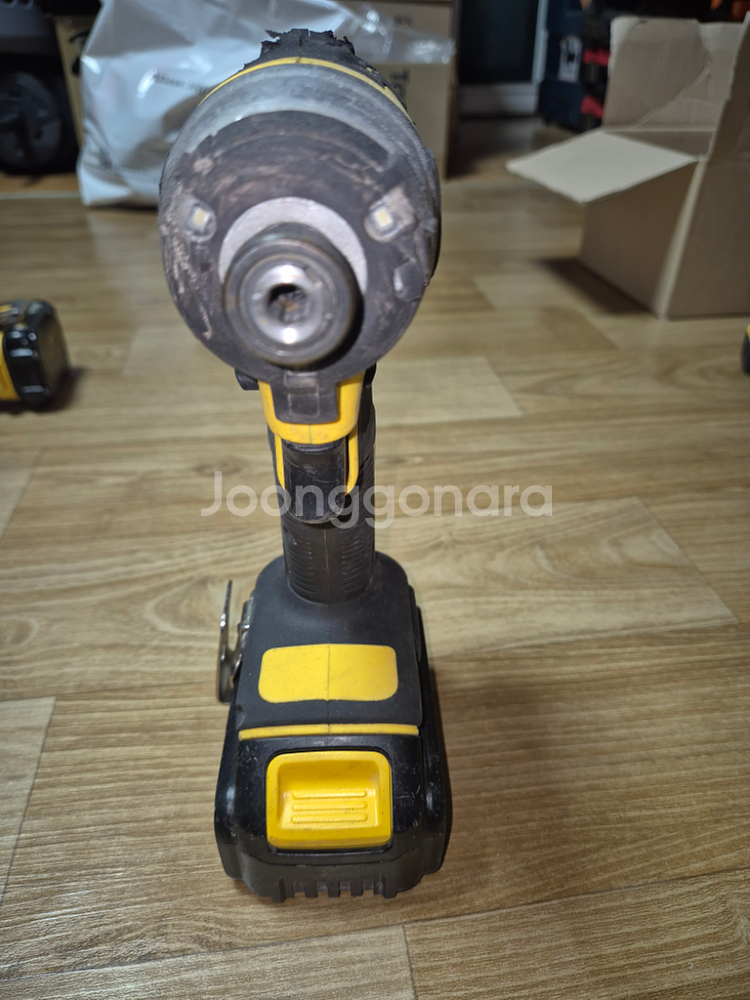 디월트 충전임팩 드라이버 DCF809 배터리포함--4