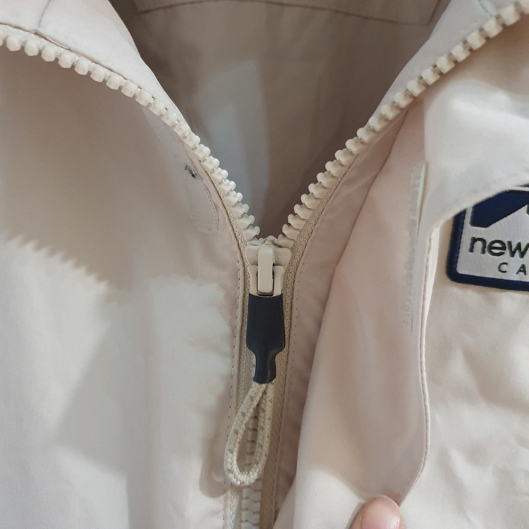 (사용감없음) 뉴발란스 바람막이 130--3