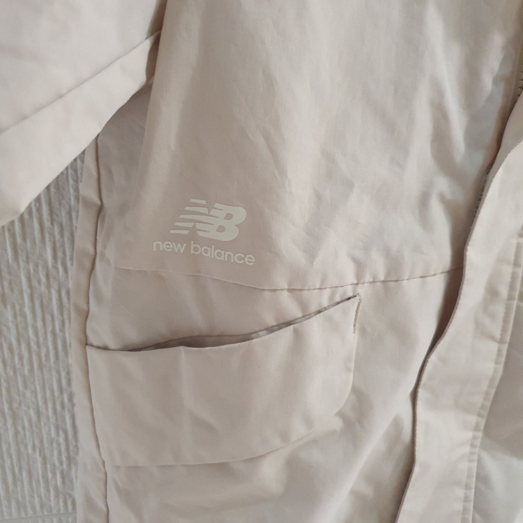 (사용감없음) 뉴발란스 바람막이 130--4
