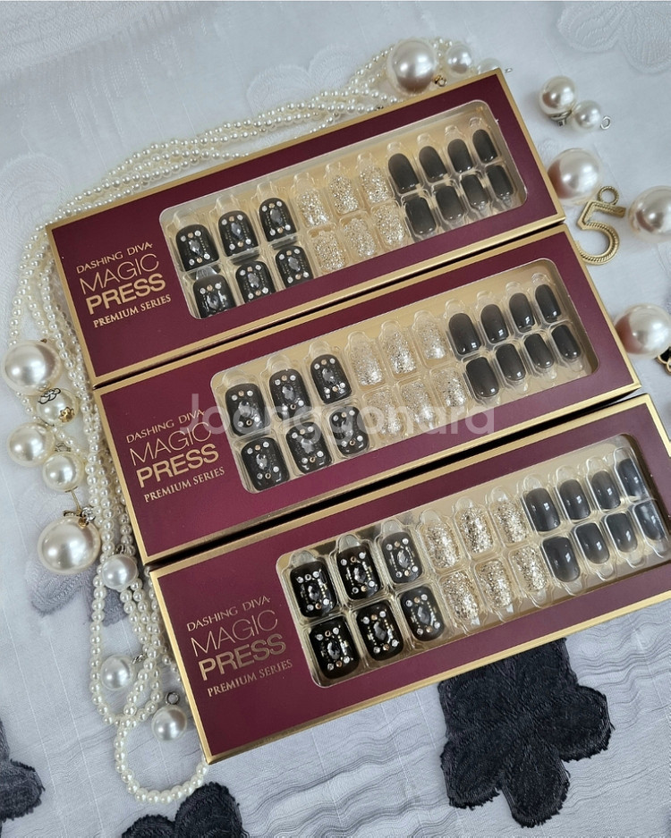 [데싱디바][미개봉]시크엔틱블랙 네일팁/시럽블랙골드펄--1