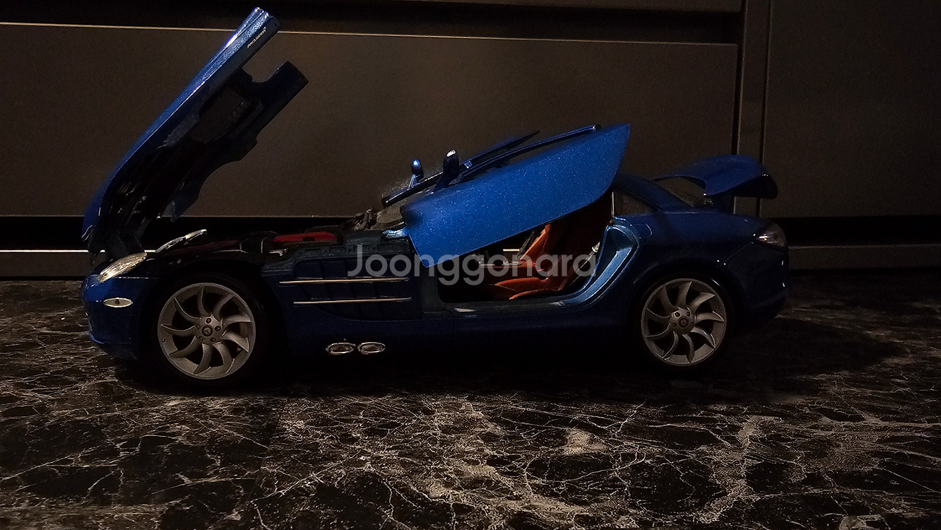 벤츠 SLR 멕라렌 1:18 다이캐스트 판매--1