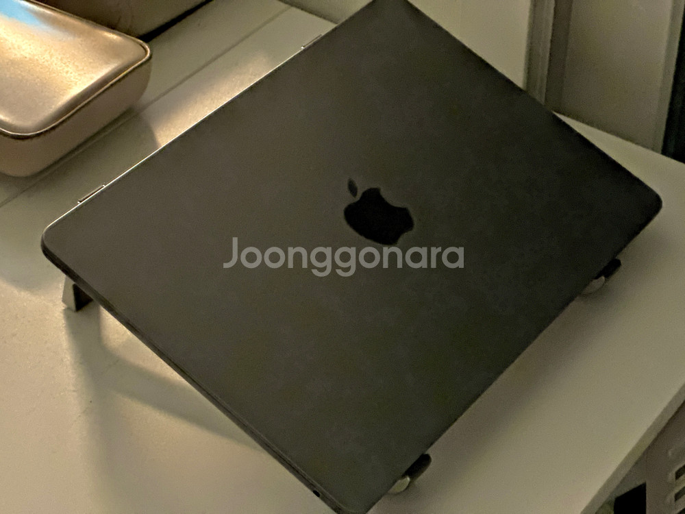 맥북에어13 M2 512GB 외관필름부착--0