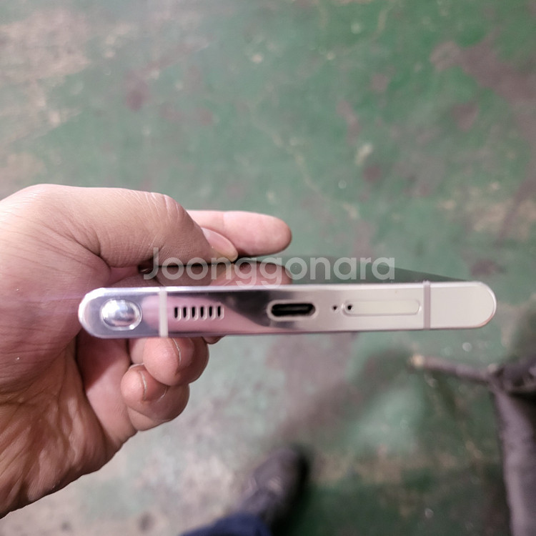갤럭시s22울트라 512gb 화이트 자급제 팝니다.--3
