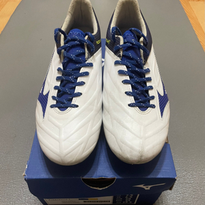 미즈노 래뷸라2 V1