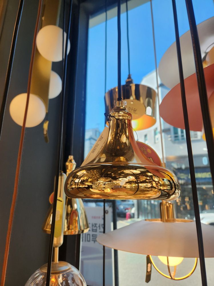 골드식탁등 3개--1