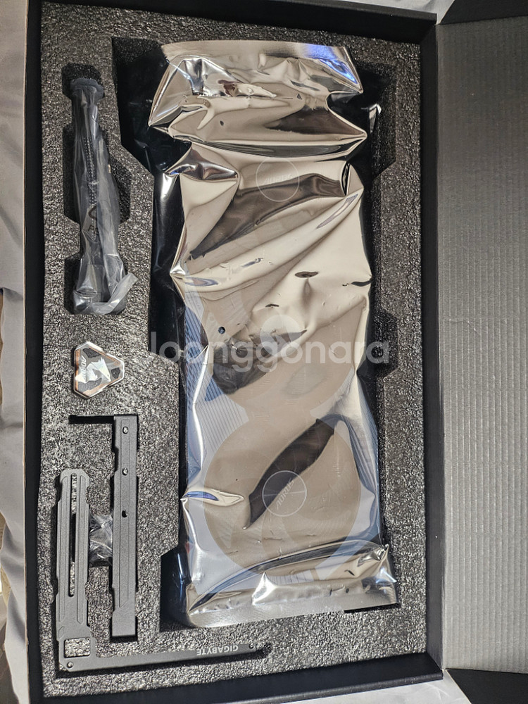 기가바이트 Rtx 4080 어로스 마스터 팝니다--5