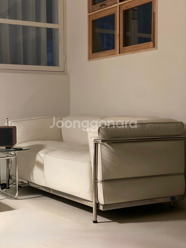 디자인 쇼파 판매합니다--2