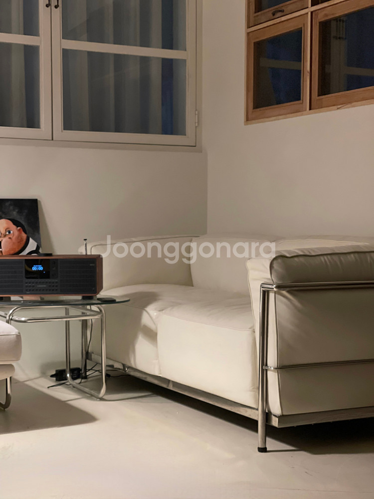 디자인 쇼파 판매합니다--1