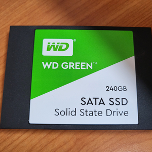 WD GREEN SSD 240GB 팝니다.