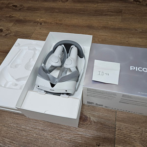 피코4 VR 128GB 팔아요.