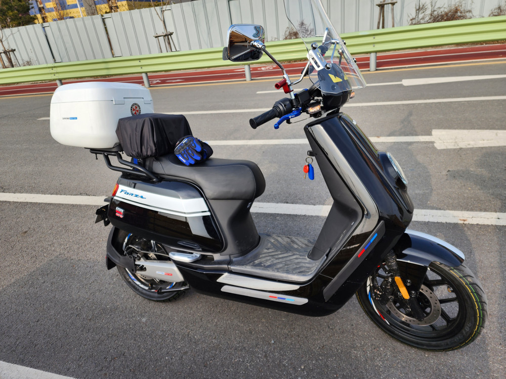 niu gts (100ah배터리) 팝니다--1