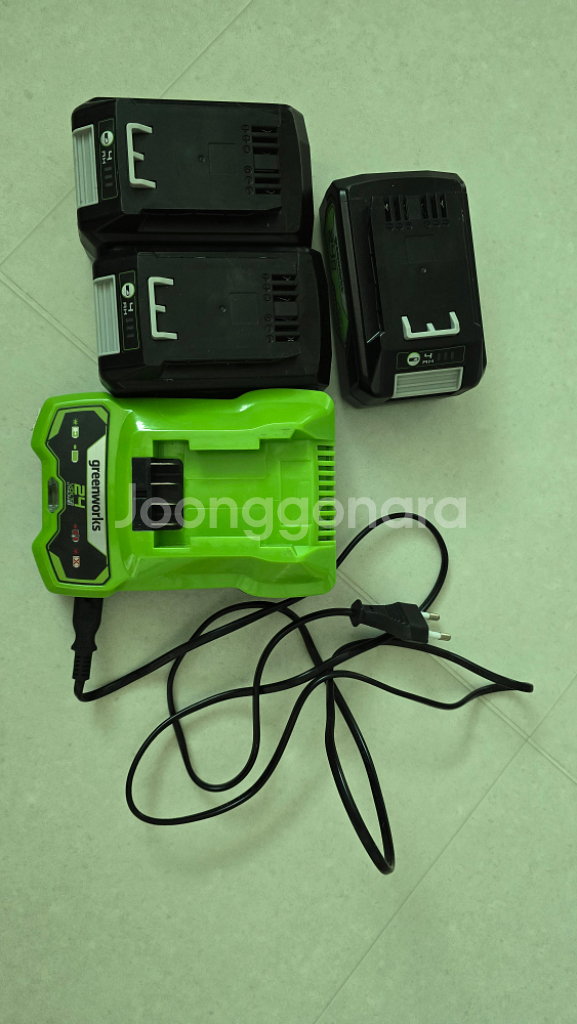 그린웍스 잔디깍기 충전기1개베터리3개 송풍기예초기팝니다--7