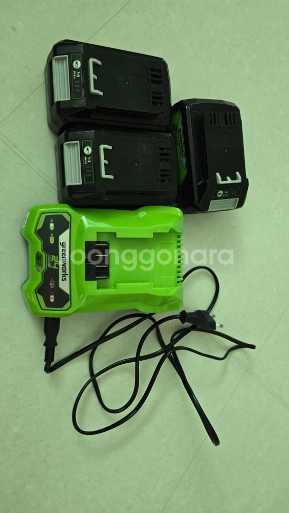 그린웍스 잔디깍기 충전기1개베터리3개 송풍기예초기팝니다--6