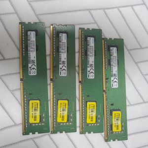 DDR4 2400 4gb * 4개 일괄로 팝니다.