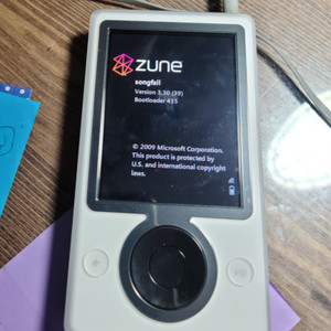 Miceosoft Zune 30GB MP3 player