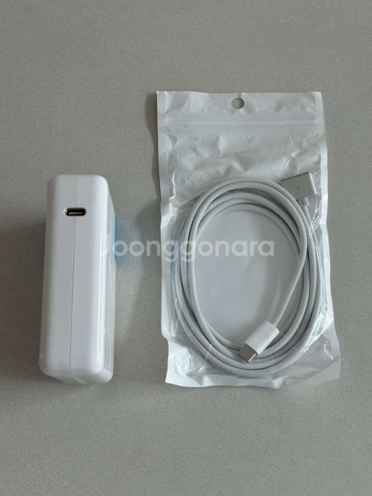 140W USB-C 맥세이프 3 충전기 미사용 팝니다--1