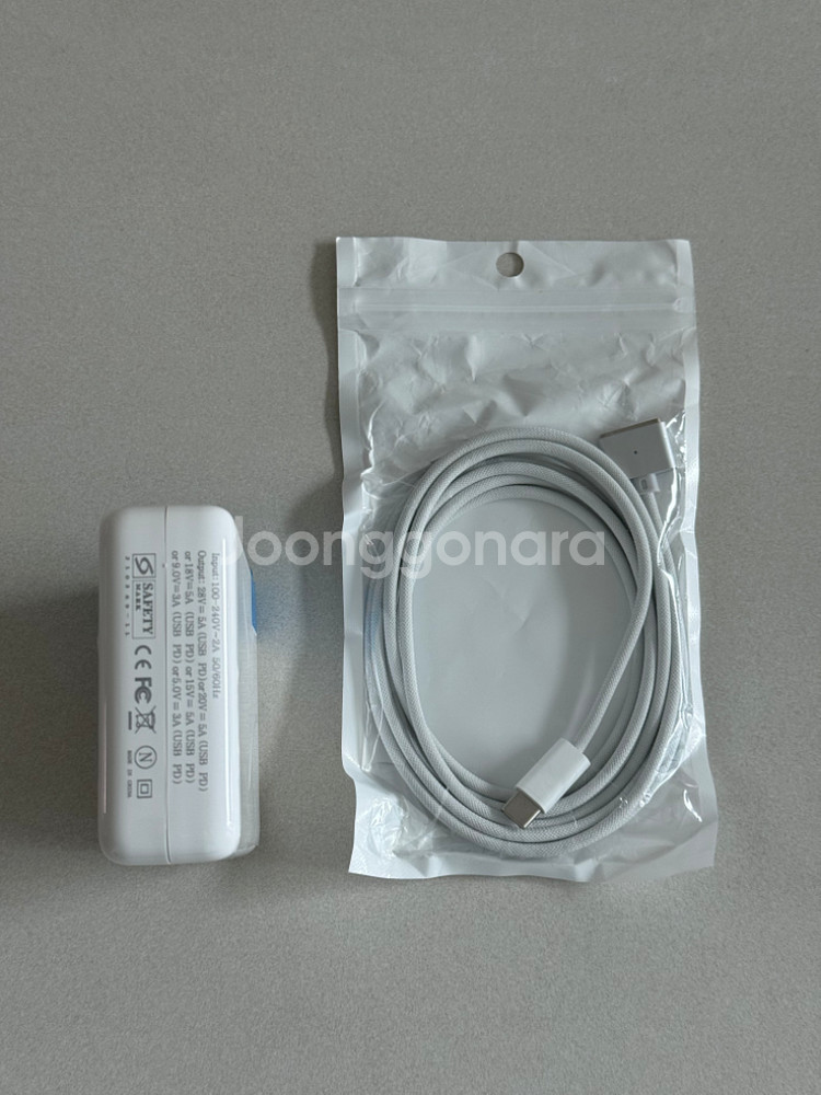 140W USB-C 맥세이프 3 충전기 미사용 팝니다--2