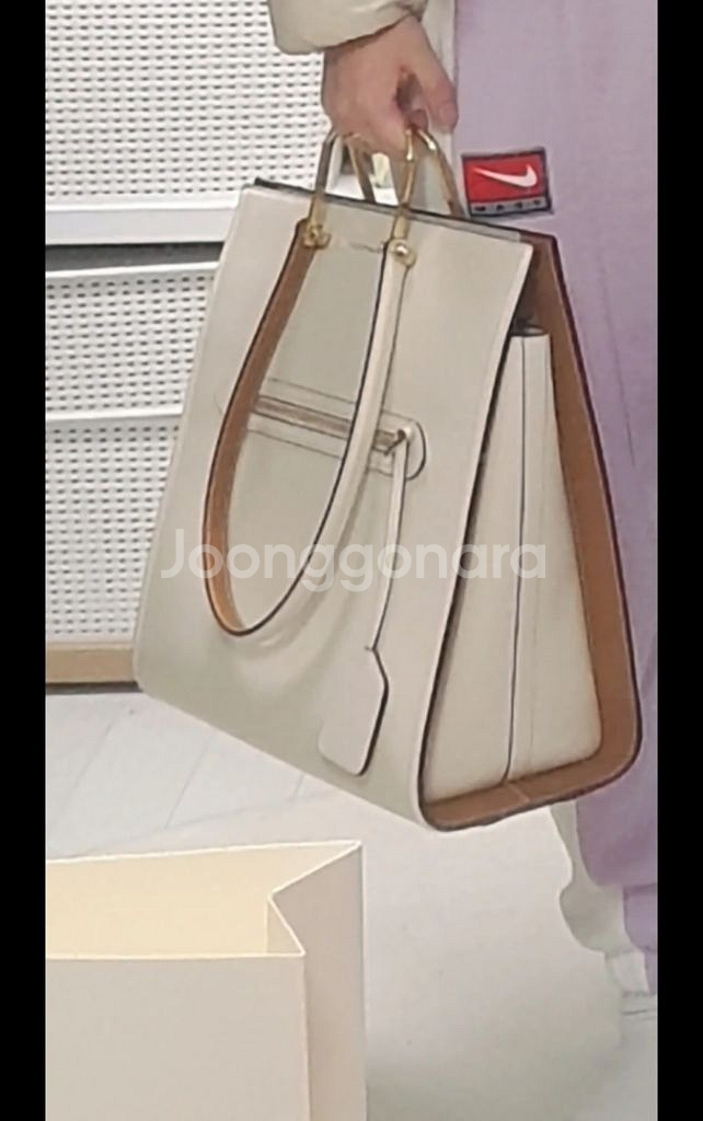 알렉산더 맥퀸 스토리백 톨 명품가방 명품백--1