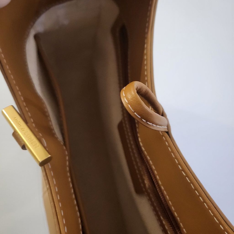 아뜰리에 드 루멘 호보백(1번 착용 새것)--2