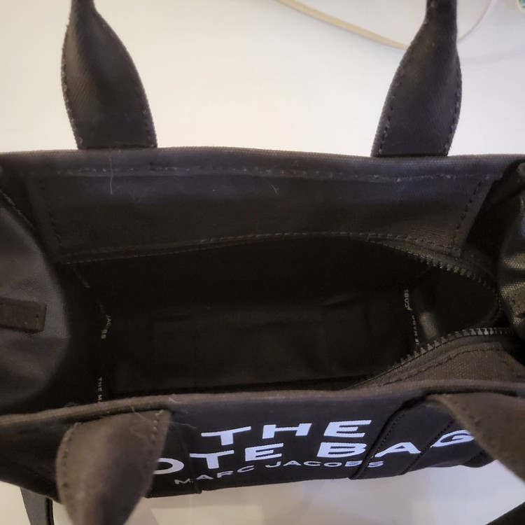 마크제이콥스 토트백 미니 블랙--2