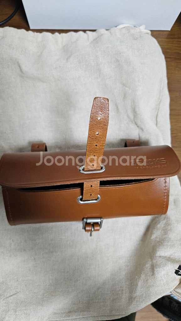 브룩스 첼린지 툴백 허니색상 브롬톤--1